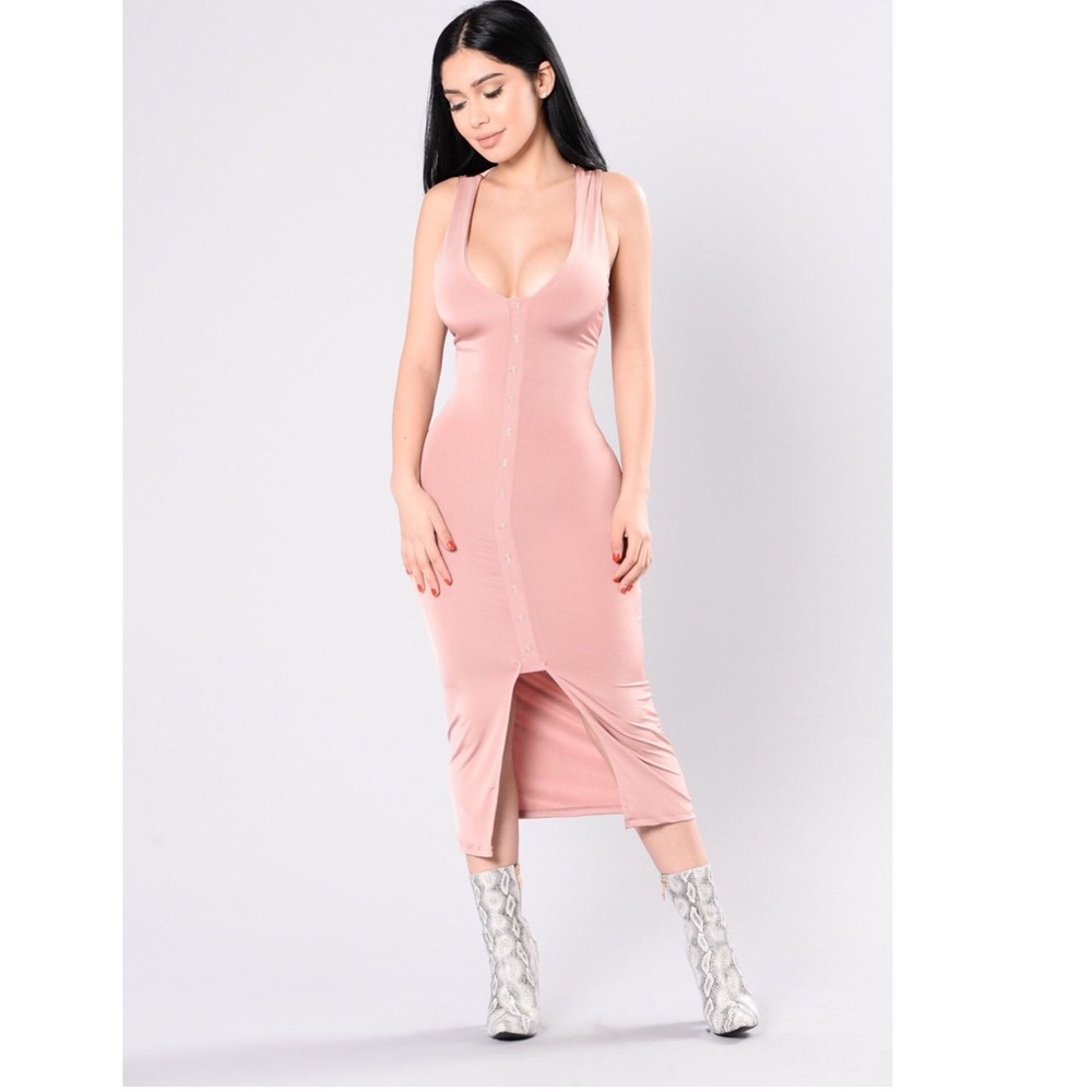 NEW- BLUSH MIDI DRESS - Picture 1 of 6
